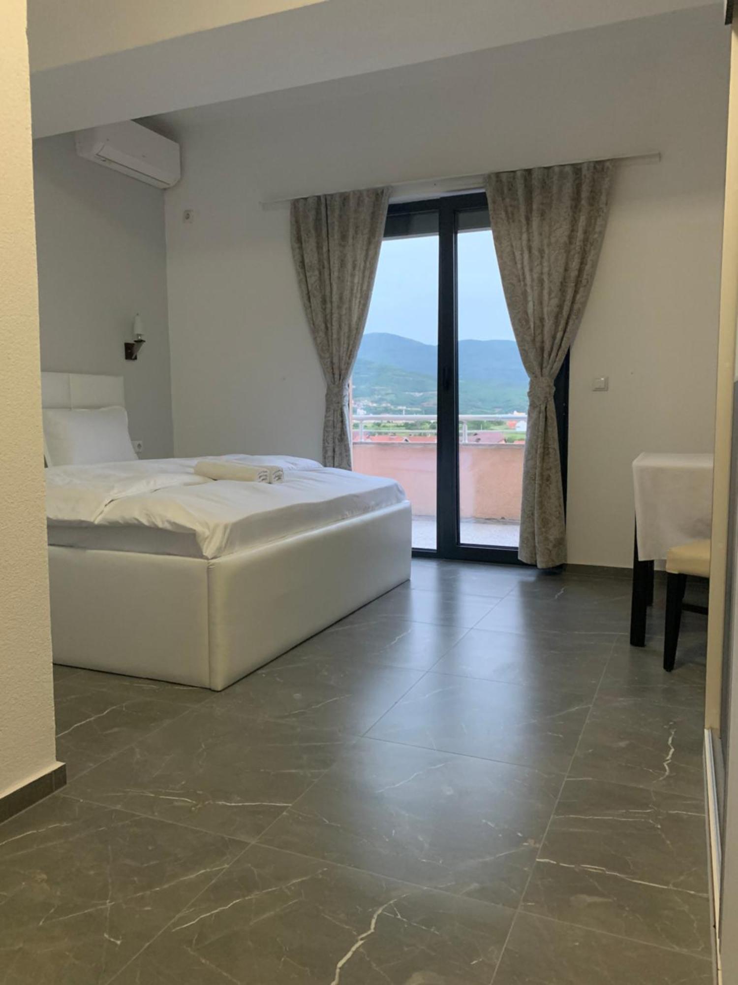Hotel Albatros Prizren Buitenkant foto