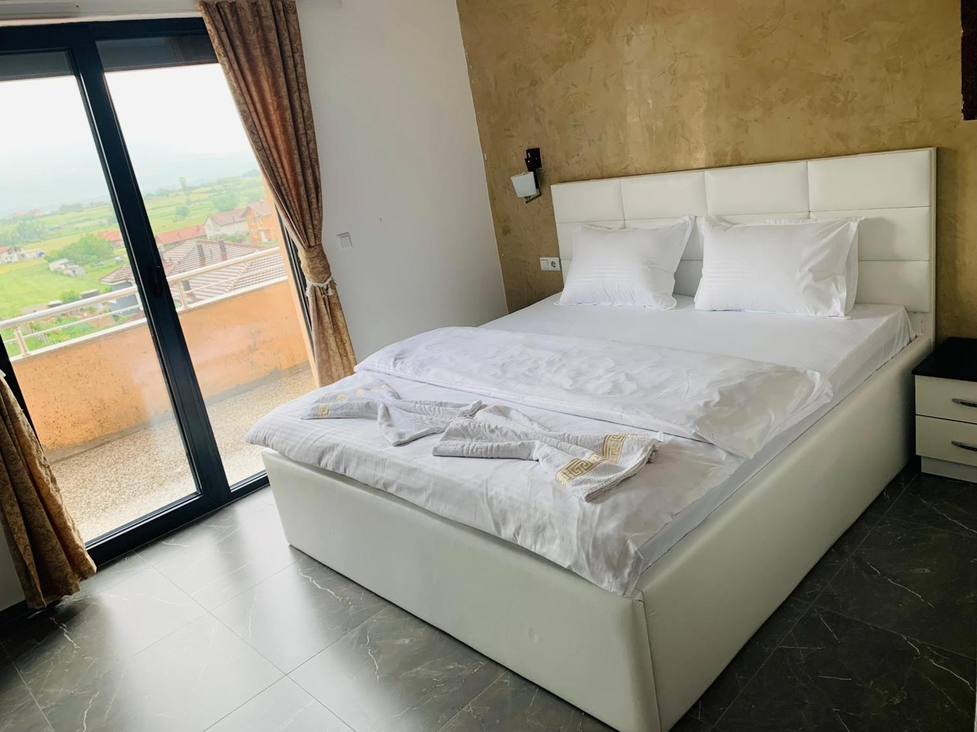 Hotel Albatros Prizren Buitenkant foto
